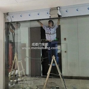 成都電動玻璃門運(yùn)行流程可靠性與安全性