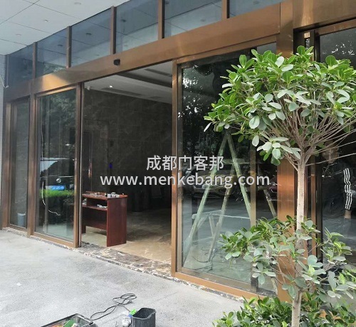不銹鋼酒店自動門案例,不銹鋼酒店感應(yīng)門案例,大堂自動感應(yīng)門案例