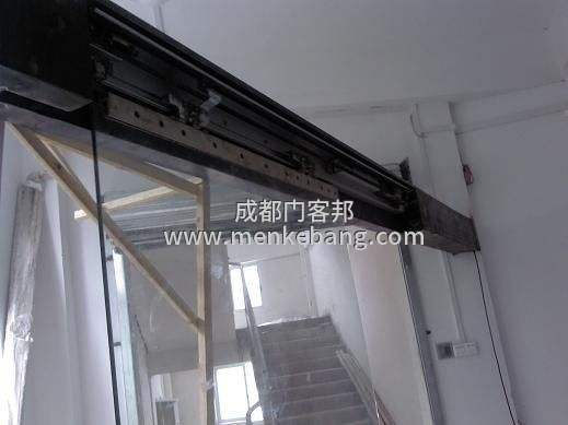 玻璃自動(dòng)門突然關(guān)不了